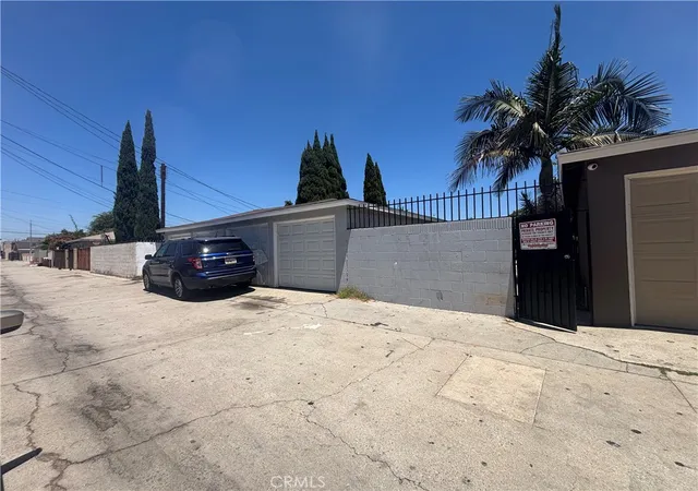 Photo 5 of Multi family home for sale at 623 Gulf Ave, Wilmington, CA 90744 | MLS# DW26171425 | Listing updated on 2026-09-11