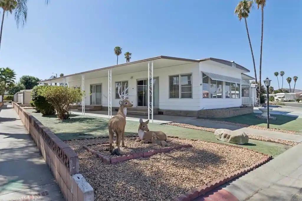 Photo 1 of Sale Pending at 401 San Mateo Cir, Hemet, CA 92543 | MLS# NDP2607386 | Listing updated on 2026-10-19