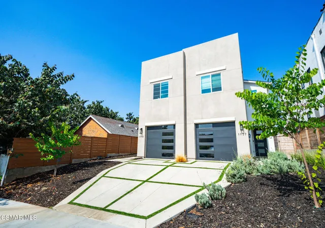 Photo 1 of Single family home for sale at 1135 N Commonwealth Ave, Los Angeles, CA 90029 | MLS# 226003732 | Listing updated on 2026-10-07