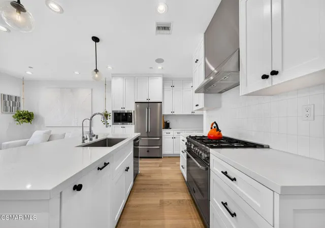 Photo 4 of Single family home for sale at 1135 N Commonwealth Ave, Los Angeles, CA 90029 | MLS# 226003732 | Listing updated on 2026-10-07