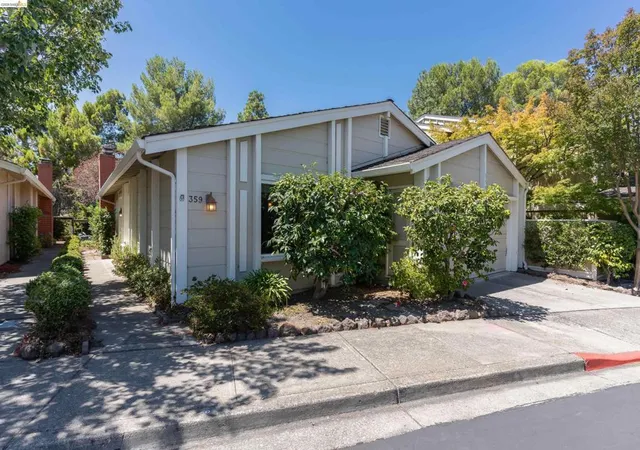Photo 2 of Townhouse for sale at 359 Kinross Dr, Walnut Creek, CA 94598 | MLS# 41144025 | Listing updated on 2026-09-13