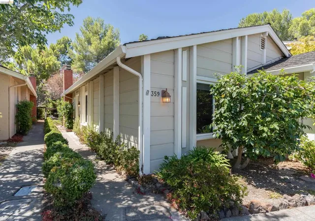 Photo 3 of Townhouse for sale at 359 Kinross Dr, Walnut Creek, CA 94598 | MLS# 41144025 | Listing updated on 2026-09-13