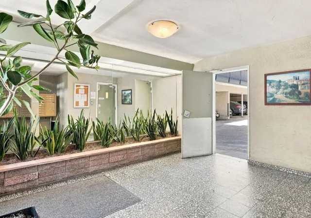 Photo 2 of Condo for sale at 3877 Howe St #108, Oakland, CA 94611 | MLS# ML82056761 | Listing updated on 2026-09-27