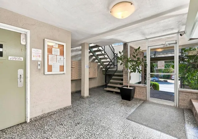 Photo 3 of Condo for sale at 3877 Howe St #108, Oakland, CA 94611 | MLS# ML82056761 | Listing updated on 2026-09-27
