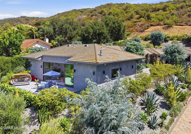 Photo 4 of Single family home for sale at 2800 Lynnview St, Newbury Park, CA 91320 | MLS# 226003737 | Listing updated on 2026-09-26
