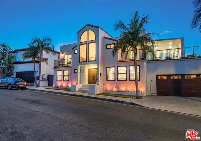 Photo 3 of Single family home for sale at 4243 Don Carlos Dr, Los Angeles, CA 90008 | MLS# 26869141 | Listing updated on 2026-10-06