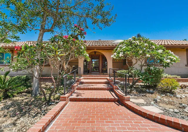 Photo 1 of Single family home for sale at 567 N Avocado Pl, Camarillo, CA 93010 | MLS# V1-38035 | Listing updated on 2026-09-24