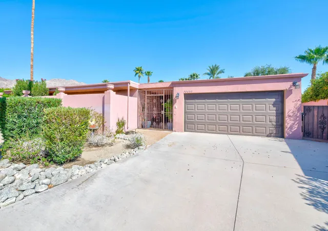 Photo 3 of Sale Pending at 72690 Homestead Rd, Palm Desert, CA 92260 | MLS# 219151130DA | Listing updated on 2026-10-05