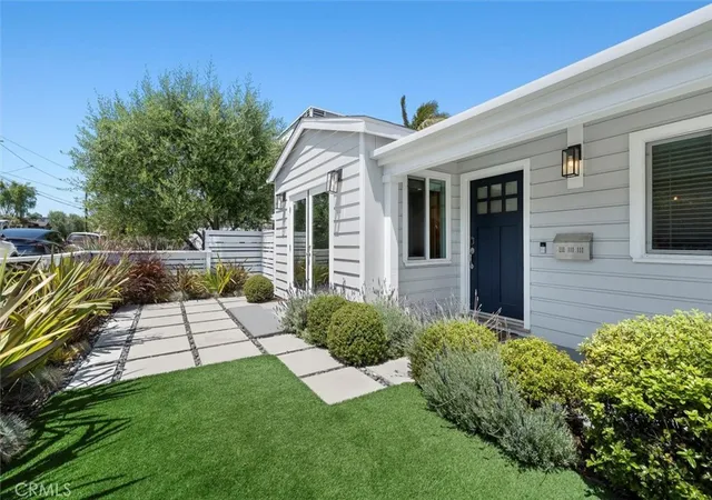Photo 1 of Sale Pending at 1430 Bonnie Brae, Hermosa Beach, CA 90254 | MLS# SB26171335 | Listing updated on 2026-09-24