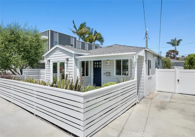 Photo 2 of Sale Pending at 1430 Bonnie Brae, Hermosa Beach, CA 90254 | MLS# SB26171335 | Listing updated on 2026-09-24