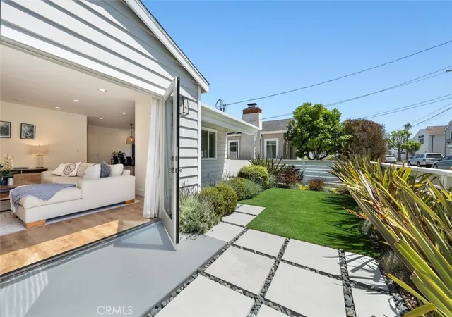 Photo 3 of Sale Pending at 1430 Bonnie Brae, Hermosa Beach, CA 90254 | MLS# SB26171335 | Listing updated on 2026-09-24