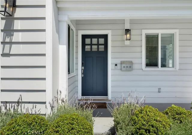 Listing Photo 4 - Condo for sale in building located at 1430 Bonnie Brae, Hermosa Beach, CA 90254
