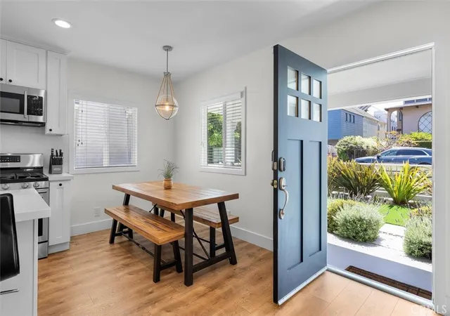 Listing Photo 5 - Condo for sale in building located at 1430 Bonnie Brae, Hermosa Beach, CA 90254