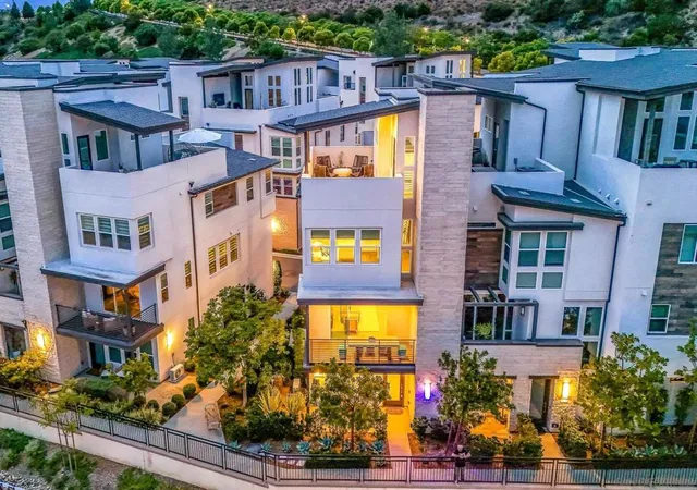 Townhouse for sale at 2858 Avella Cir, San Diego, CA 92108 | MLS# 260019208SD