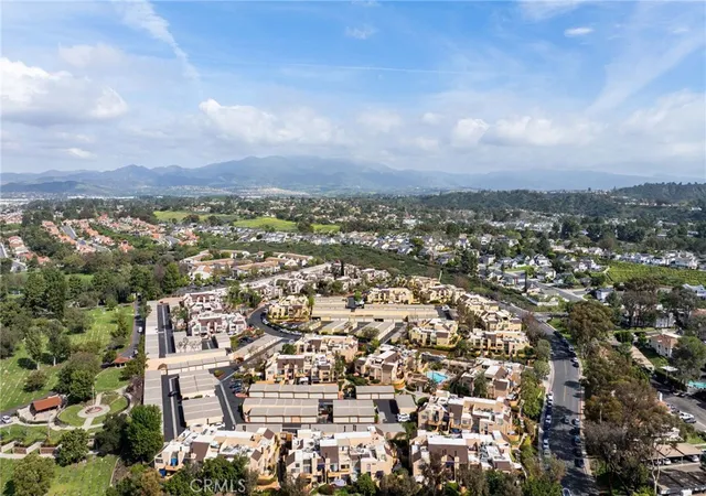 Photo 3 of Condo for sale at 25712 Le Parc #41, Lake Forest, CA 92630 | MLS# PW26171309 | Listing updated on 2026-10-11