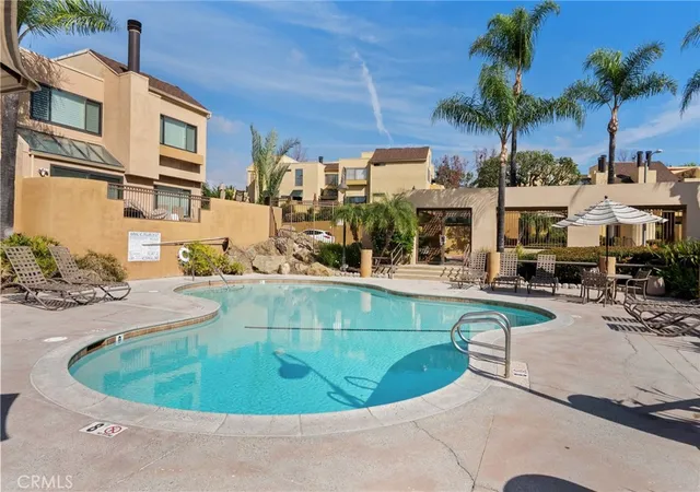 Photo 3 of Condo for sale at 25712 Le Parc #41, Lake Forest, CA 92630 | MLS# PW26171309 | Listing updated on 2026-10-11