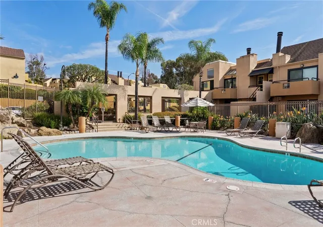 Photo 4 of Condo for sale at 25712 Le Parc #41, Lake Forest, CA 92630 | MLS# PW26171309 | Listing updated on 2026-10-11