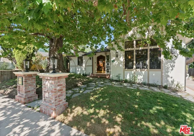 Photo 1 of Single family home for sale at 224 N Bowling Green Way, Los Angeles, CA 90049 | MLS# 26868629 | Listing updated on 2026-09-29
