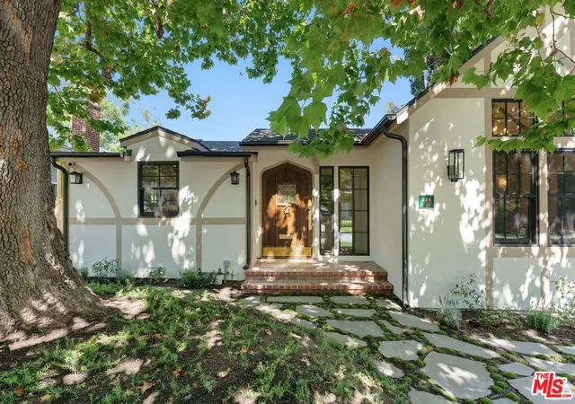 Photo 2 of Single family home for sale at 224 N Bowling Green Way, Los Angeles, CA 90049 | MLS# 26868629 | Listing updated on 2026-09-29