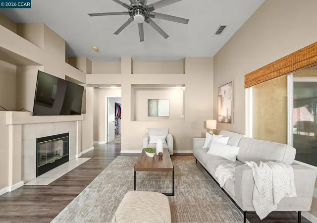 Photo 4 of Single family home for sale at 4916 Eastview Way, Antioch, CA 94531 | MLS# 41144084 | Listing updated on 2026-09-23