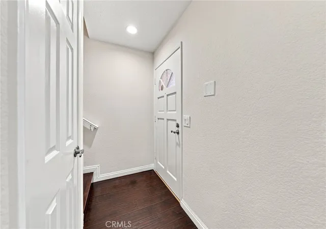 Listing Photo 4 - Condo for sale in building located at 1665 E 68th, Long Beach, CA 90805 - Unit #21