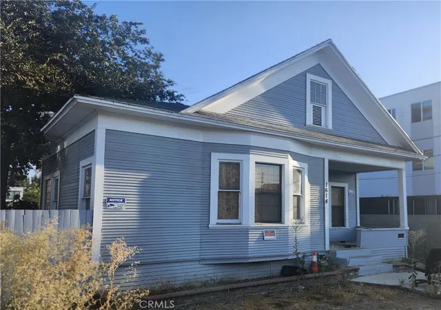Photo 2 of Single family home for sale at 1614 West 35th, Los Angeles, CA 90018 | MLS# CV26171921 | Listing updated on 2026-08-31