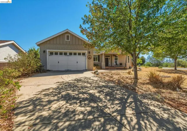 Single family home for sale at 11019 Mountain Vista Ct, Jamestown, CA 95327 | MLS# 41144093
