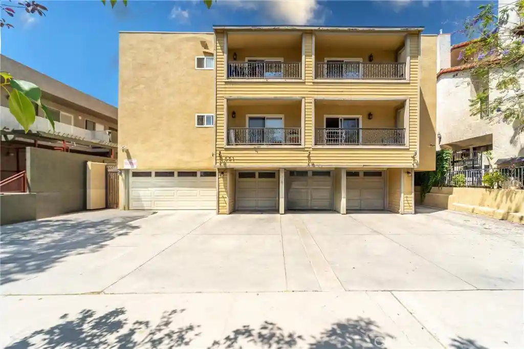 Listing Photo 1 - Condo for sale in 551 W Stocker St located at 551 W Stocker St, Glendale, CA 91202 - Unit 551 W Stocker St