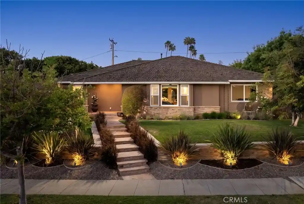 Photo 1 of Single family home for sale at 5581 E Lonna Linda Dr, Long Beach, CA 90815 | MLS# PW26170900 | Listing updated on 2026-10-29