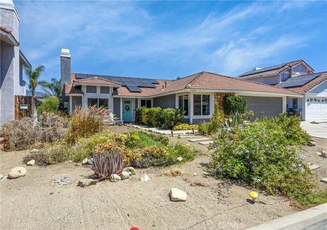 Photo 2 of Sale Pending at 44096 Alsace Ln, Hemet, CA 92544 | MLS# SW26171299 | Listing updated on 2026-09-28
