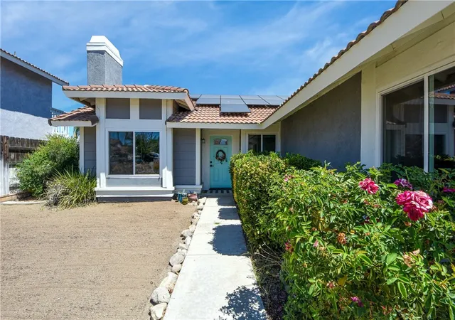 Photo 3 of Sale Pending at 44096 Alsace Ln, Hemet, CA 92544 | MLS# SW26171299 | Listing updated on 2026-09-28