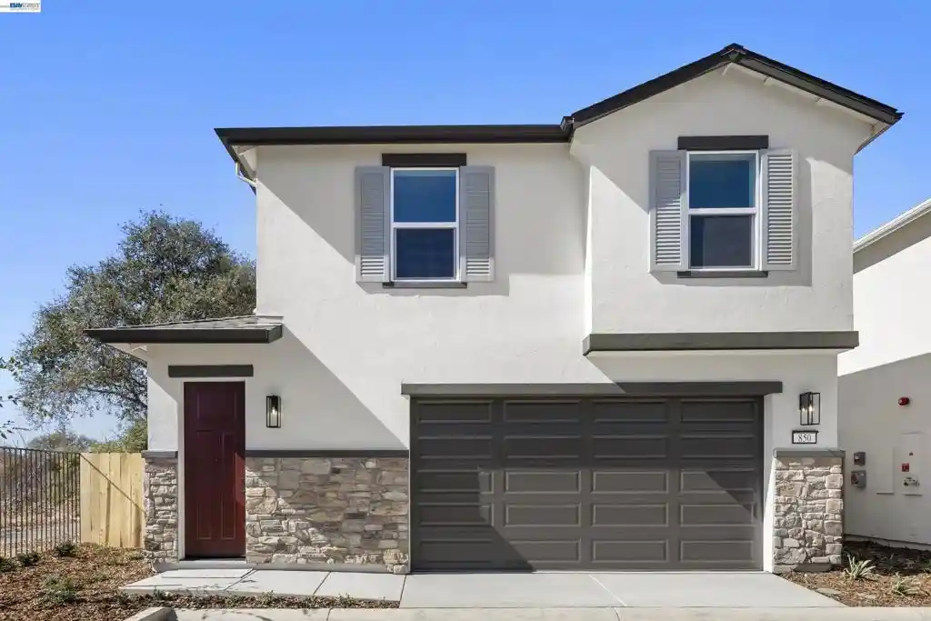 Photo 1 of Single family home for sale at 850 Pecan Tree Ln, Galt, CA 95632 | MLS# 41144141 | Listing updated on 2026-10-19