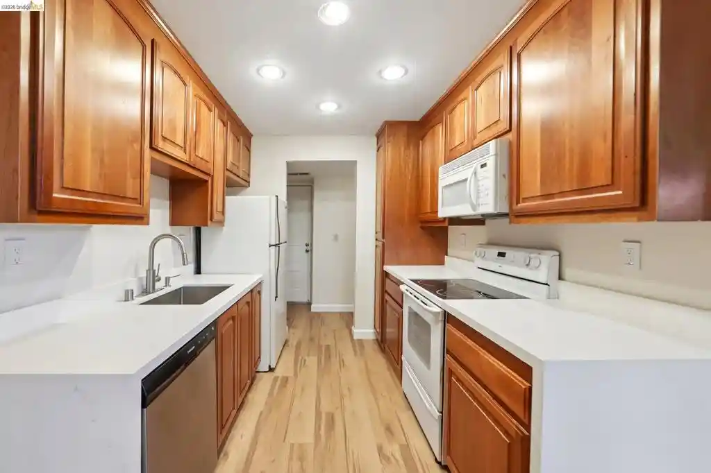 Condo for sale at 605 Center Ave, Martinez, CA 94553 | MLS# 41144142