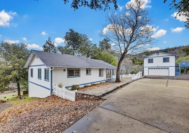 Photo 3 of Sale Pending at 17009 Iron Springs Rd, Julian, CA 92036 | MLS# 260019283SD | Listing updated on 2026-09-01