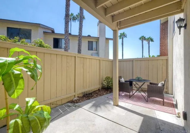 Listing Photo 3 - Condo for sale in building located at 3614 Harvard Dr, Oceanside, CA 92056 - Unit #B