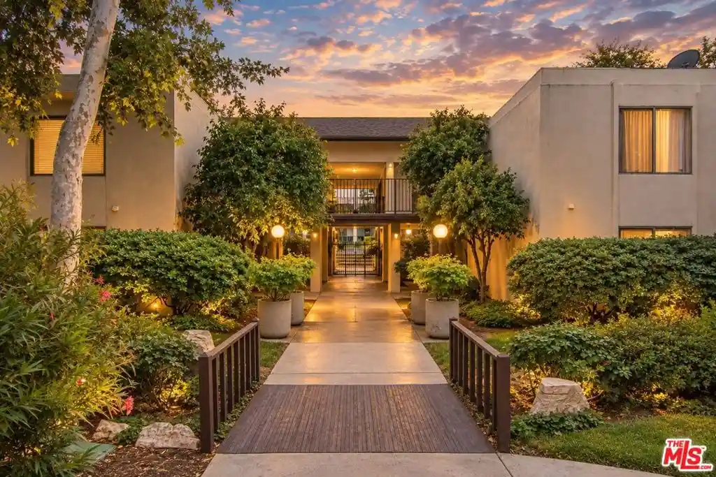 Condo for sale at 23515 Lyons Ave #S9, Valencia, CA 91355 | MLS# 26868469