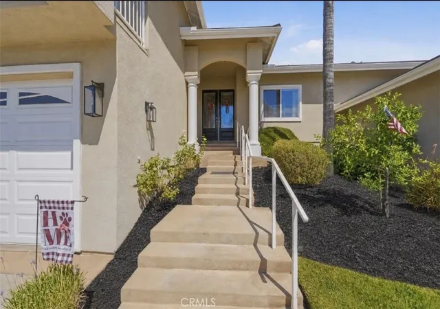 Photo 3 of Single family home for sale at 22330 Cyn Lake Dr S, Canyon Lake, CA 92587 | MLS# SW26172378 | Listing updated on 2026-09-11