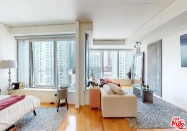 Listing Photo 1 - Condo for sale in building located at 1155 S Grand Ave, Los Angeles, CA 90015 - Unit #1106