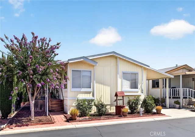 Photo 2 of Manufactured home for sale at 1300 W Menlo Ave #198, Hemet, CA 92543 | MLS# SW26168478 | Listing updated on 2026-09-18