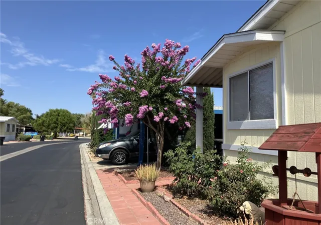 Photo 3 of Manufactured home for sale at 1300 W Menlo Ave #198, Hemet, CA 92543 | MLS# SW26168478 | Listing updated on 2026-09-18
