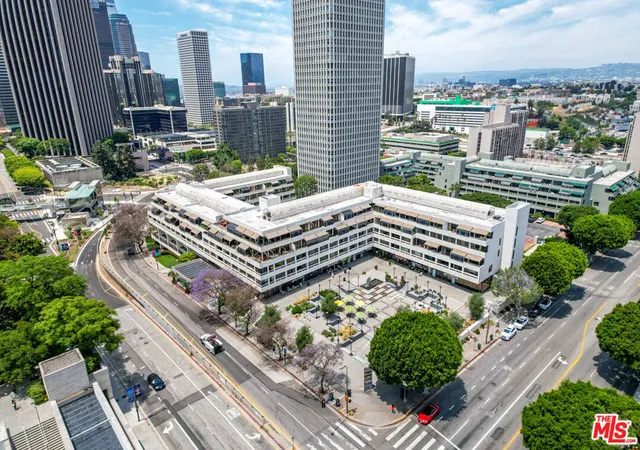 Listing Photo 3 - Condo for sale in The Promenade located at 121 S Hope St, Los Angeles, CA 90012 - Unit #517