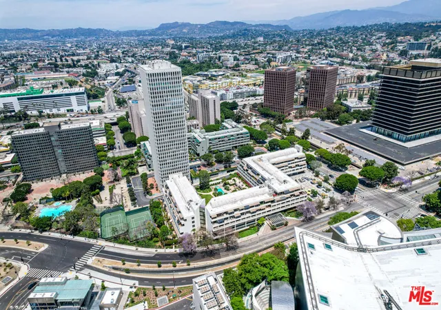 Listing Photo 5 - Condo for sale in The Promenade located at 121 S Hope St, Los Angeles, CA 90012 - Unit #517