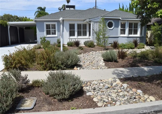 Photo 1 of Single family home for sale at 16839 Weddington St, Encino, CA 91436 | MLS# SR26171581 | Listing updated on 2026-10-10
