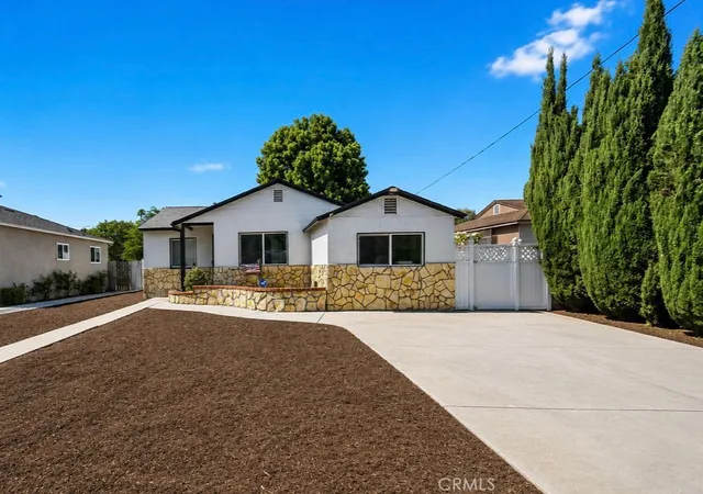 Photo 2 of Single family home for sale at 1344 Bonita, La Verne, CA 91750 | MLS# CV26172505 | Listing updated on 2026-09-24
