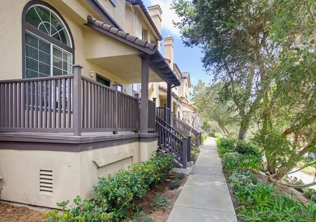 Photo 2 of Townhouse for sale at 10330 Wateridge Cir #293, San Diego, CA 92121 | MLS# 260019324SD | Listing updated on 2026-09-13