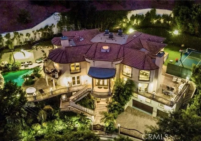 Photo 1 of Mansion for sale at 1441 Robmar Dr, Beverly Hills, CA 90210 | MLS# OC26172160 | Listing updated on 2026-10-11