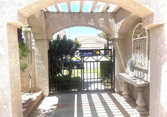 Photo 3 of Single family home for sale at 40416 Via Estrada, Murrieta, CA 92562 | MLS# OC26170614 | Listing updated on 2026-10-08