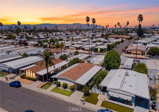 Photo 3 of Manufactured home for sale at 1430 Vista Grande, Hemet, CA 92543 | MLS# SW26172427 | Listing updated on 2026-10-10