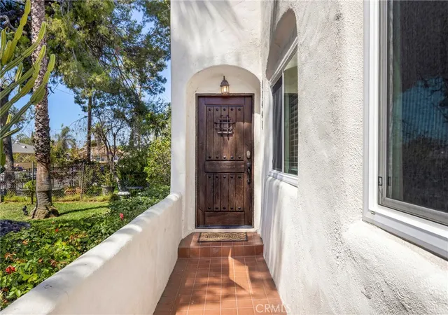 Photo 2 of Single family home for sale at 11441 Kittridge St, North Hollywood, CA 91606 | MLS# SR26171610 | Listing updated on 2026-10-06