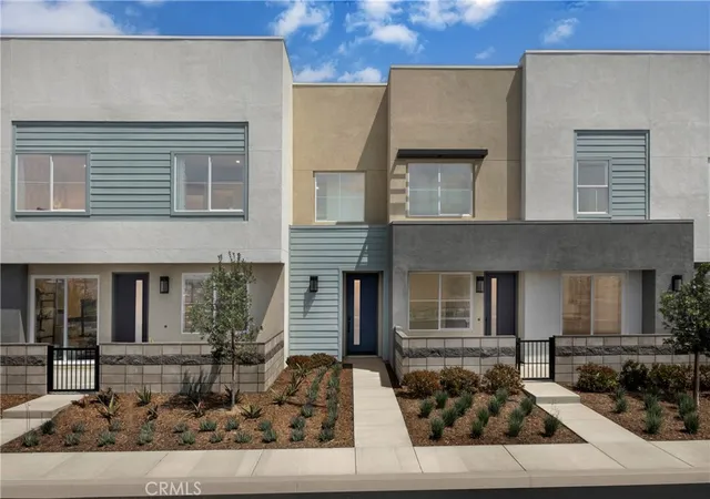Townhouse for sale at 3681 S Eichler Paseo #7, Ontario, CA 91761 | MLS# OC26172921